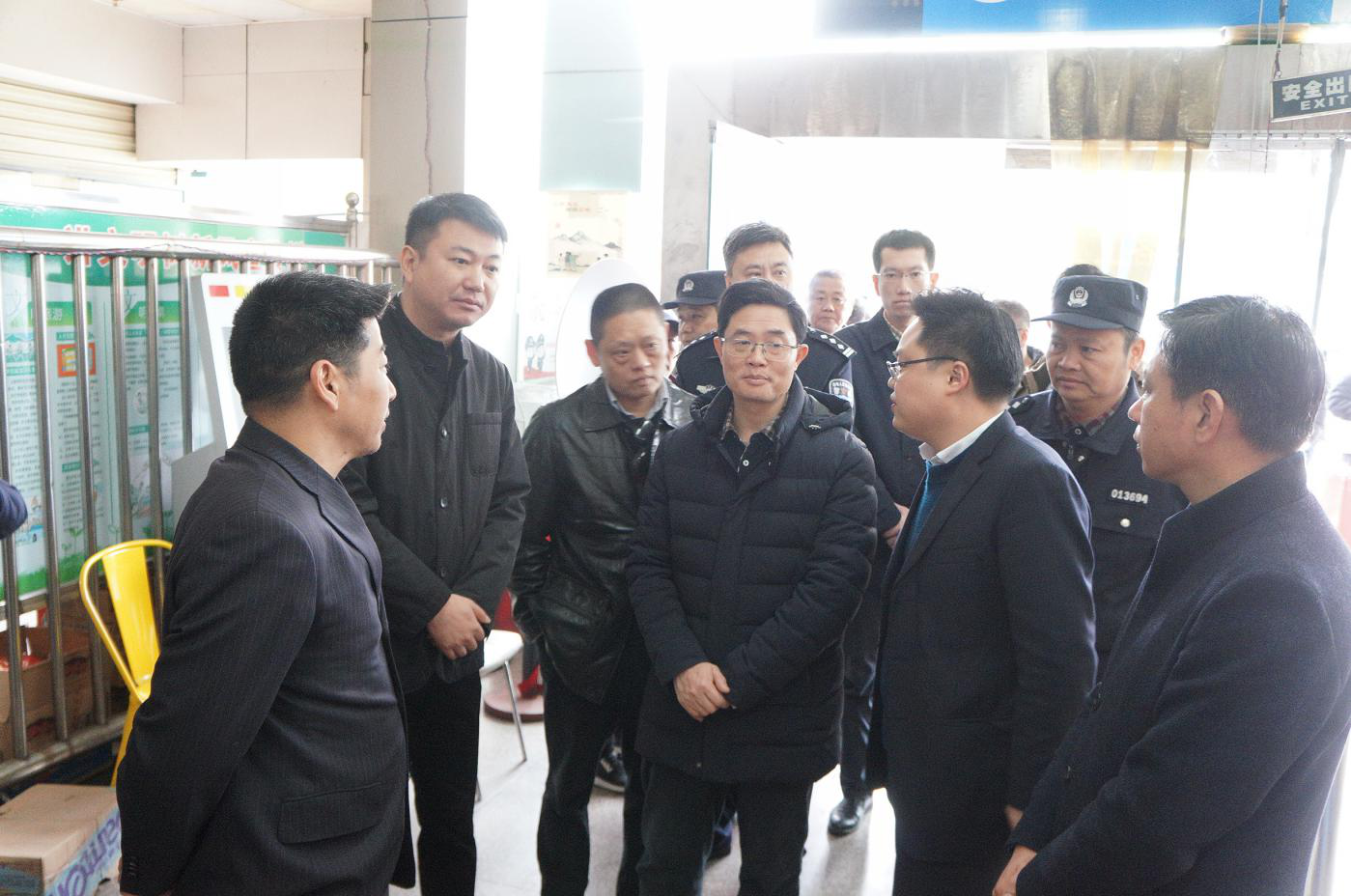 南昌市委常委、市政法委書記劉家富視察徐坊車站春運(yùn)工作