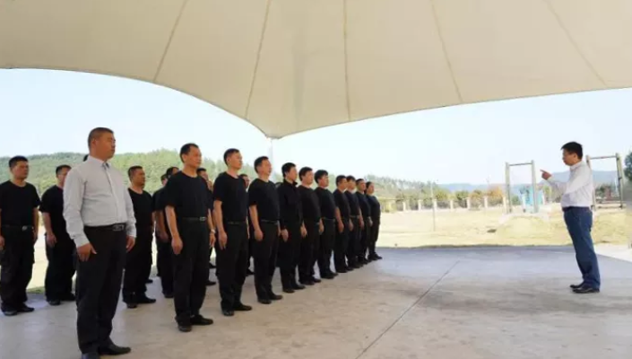 鷹潭長(zhǎng)運(yùn)、公交組建防恐維穩(wěn)應(yīng)急隊(duì)并開(kāi)展拓展訓(xùn)練