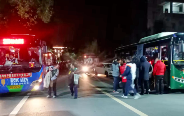 九江長運(yùn)：開通夜間學(xué)生專線 服務(wù)學(xué)生平安回家