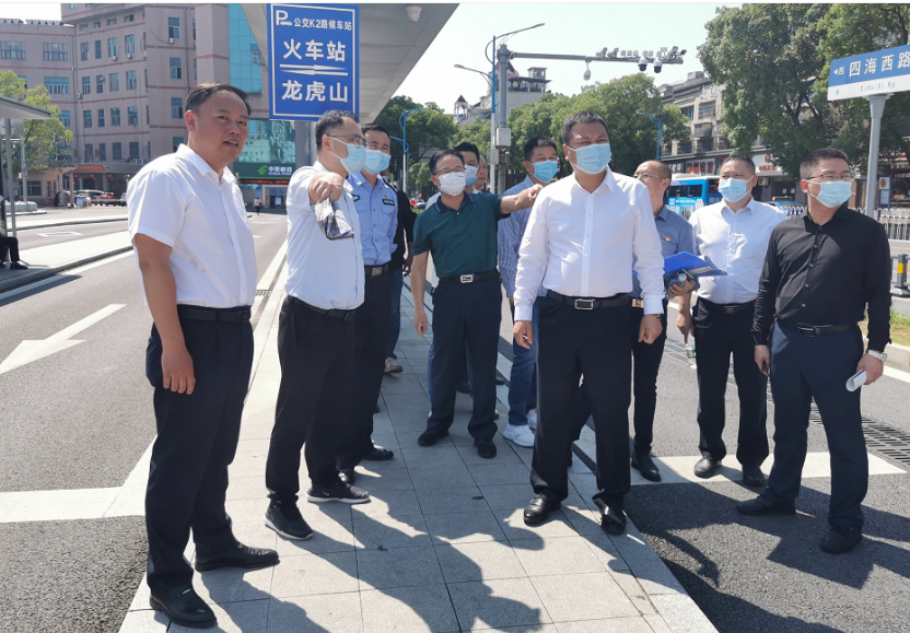 鷹潭公交 協(xié)調(diào)優(yōu)化火車站公交?？奎c(diǎn)    助力消除交通安全隱患