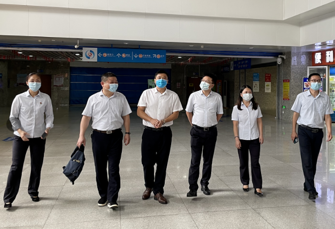 占梁前往都市城際公交、九江長運(yùn)開展督導(dǎo)、調(diào)研工作