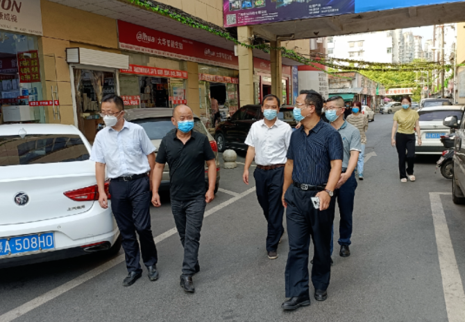 南昌交通集團黨委委員、副總經(jīng)理沈崗一行蒞臨長運物業(yè)督導(dǎo)創(chuàng)建工作