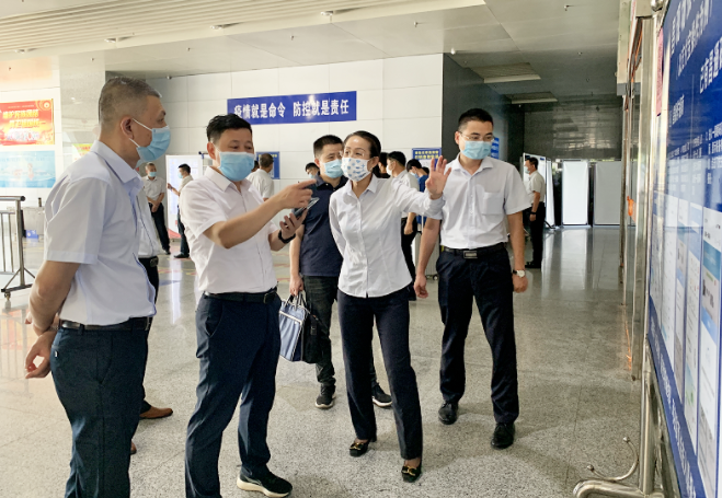 都市城際公交：市交通局、市道路運輸服務中心領導督導南昌長途汽車西站疫情防控工作