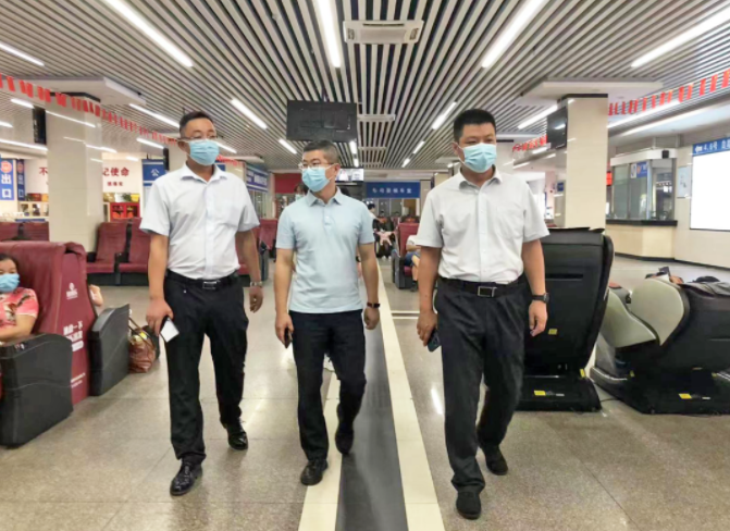 南昌交通集團(tuán)綜治安全組督導(dǎo)都市城際公交、長運物業(yè)文明創(chuàng)建等工作