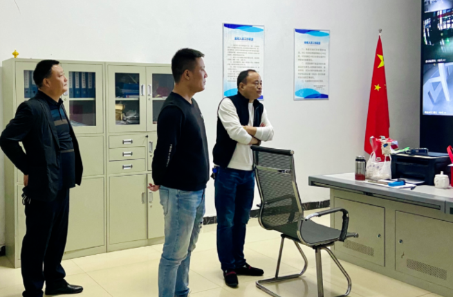 鄱陽長運(yùn):檢查夜間值班值守工作