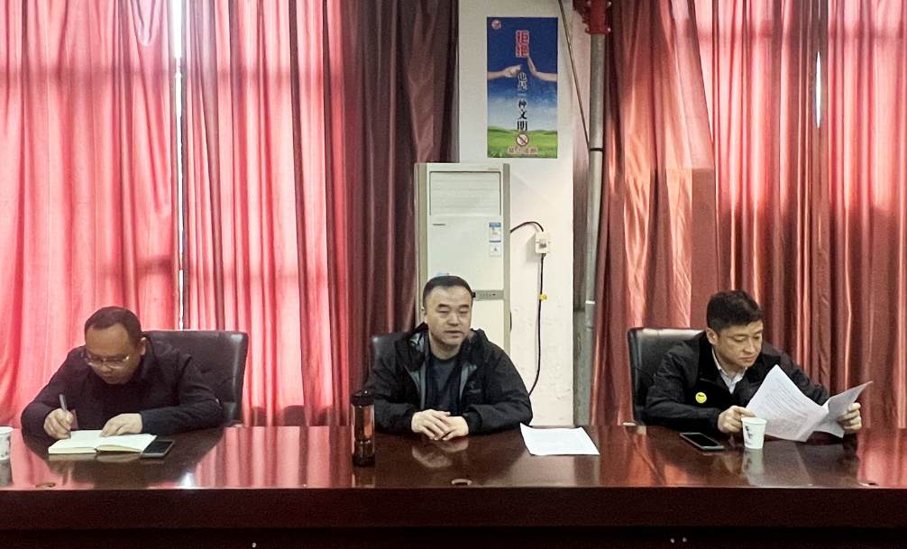 劉磊、占梁調(diào)研樂平長運公交公司安全和生產(chǎn)經(jīng)營情況