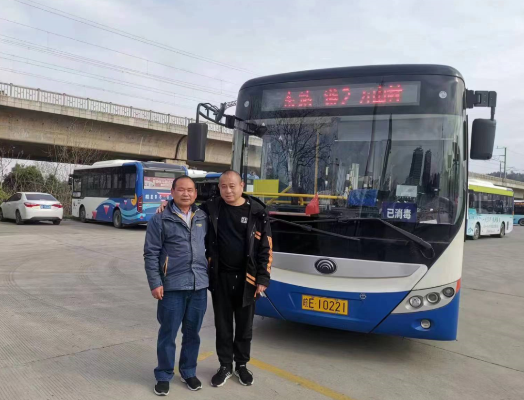 馬鞍山長(zhǎng)客:粗心游客丟手機(jī) 公交司機(jī)來(lái)幫忙