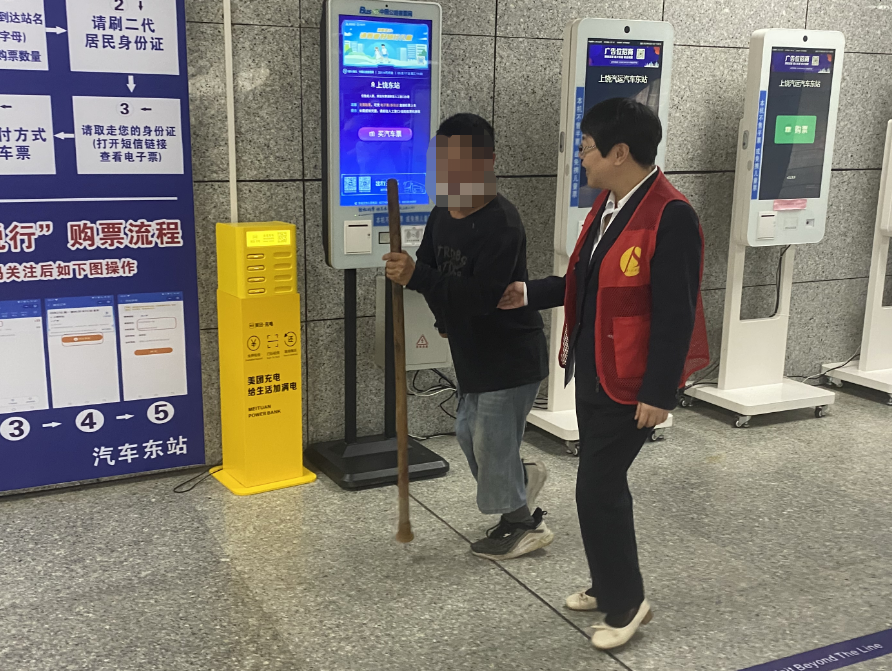 上饒汽運:開通綠色通道 助力旅客順利乘車