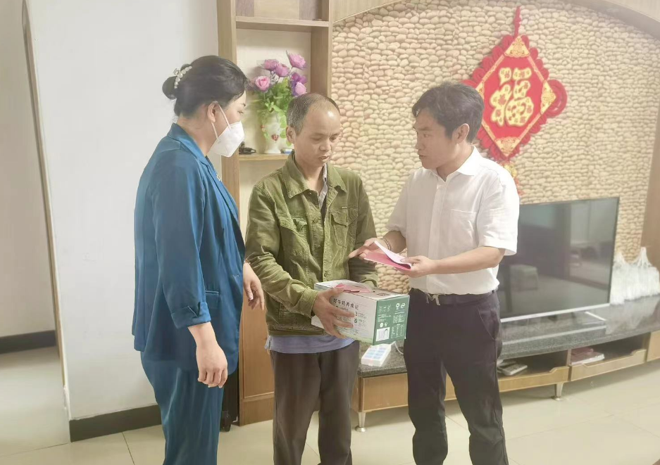 撫州長(zhǎng)運(yùn) 愛(ài)心捐款   真情傳遞