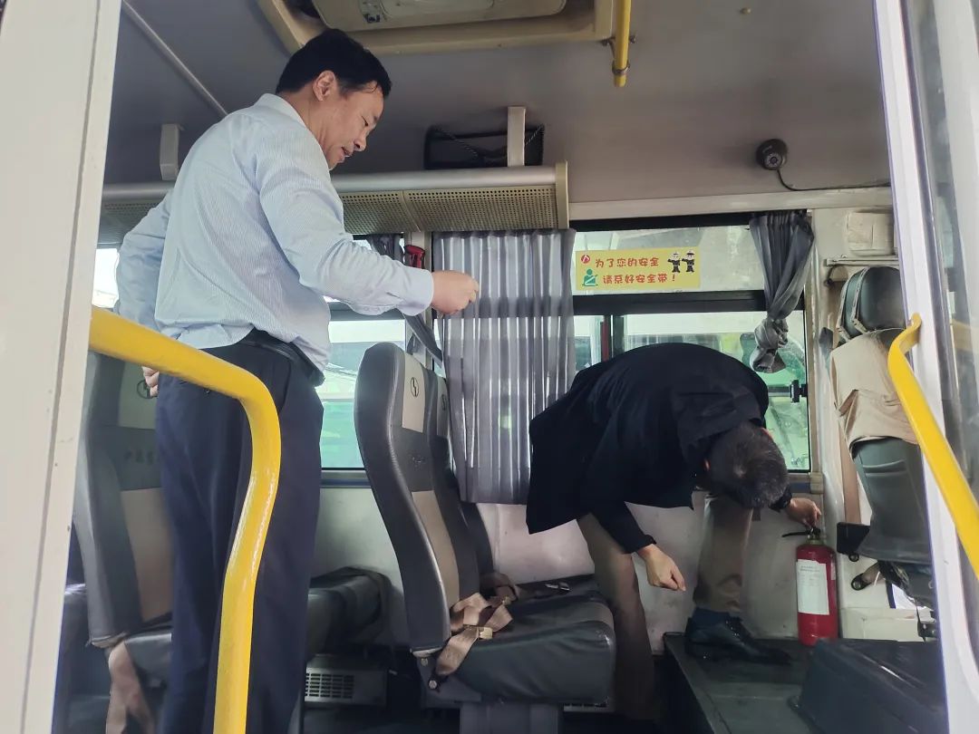 黃山長(zhǎng)運(yùn) 開(kāi)展責(zé)任經(jīng)營(yíng)車(chē)輛專項(xiàng)整治督導(dǎo)檢查