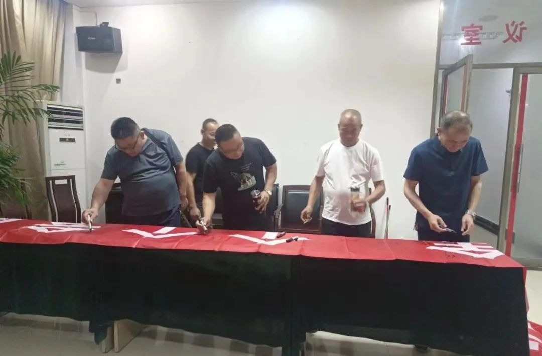 黃山長(zhǎng)運(yùn) 開展駕駛員安全、機(jī)務(wù)培訓(xùn)會(huì)暨“安全生產(chǎn)月”部署會(huì)