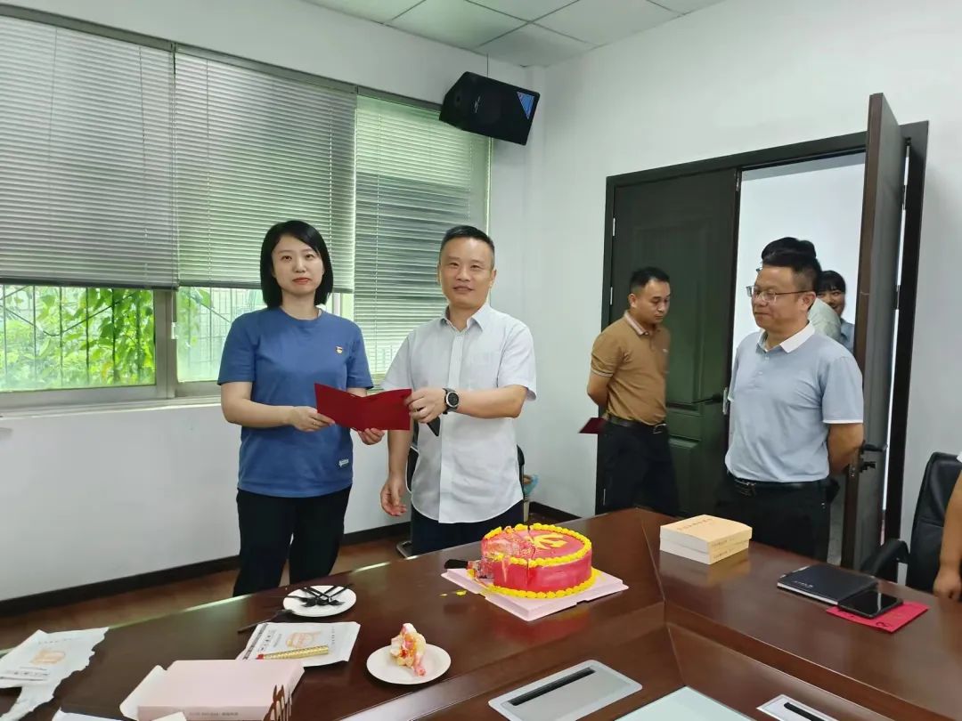 景德鎮(zhèn)長(zhǎng)運(yùn):機(jī)關(guān)支部開(kāi)展主題黨日活動(dòng)