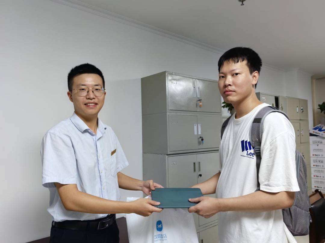 吉安公交:撿到平板主動歸還 公交駕駛員獲市民稱贊