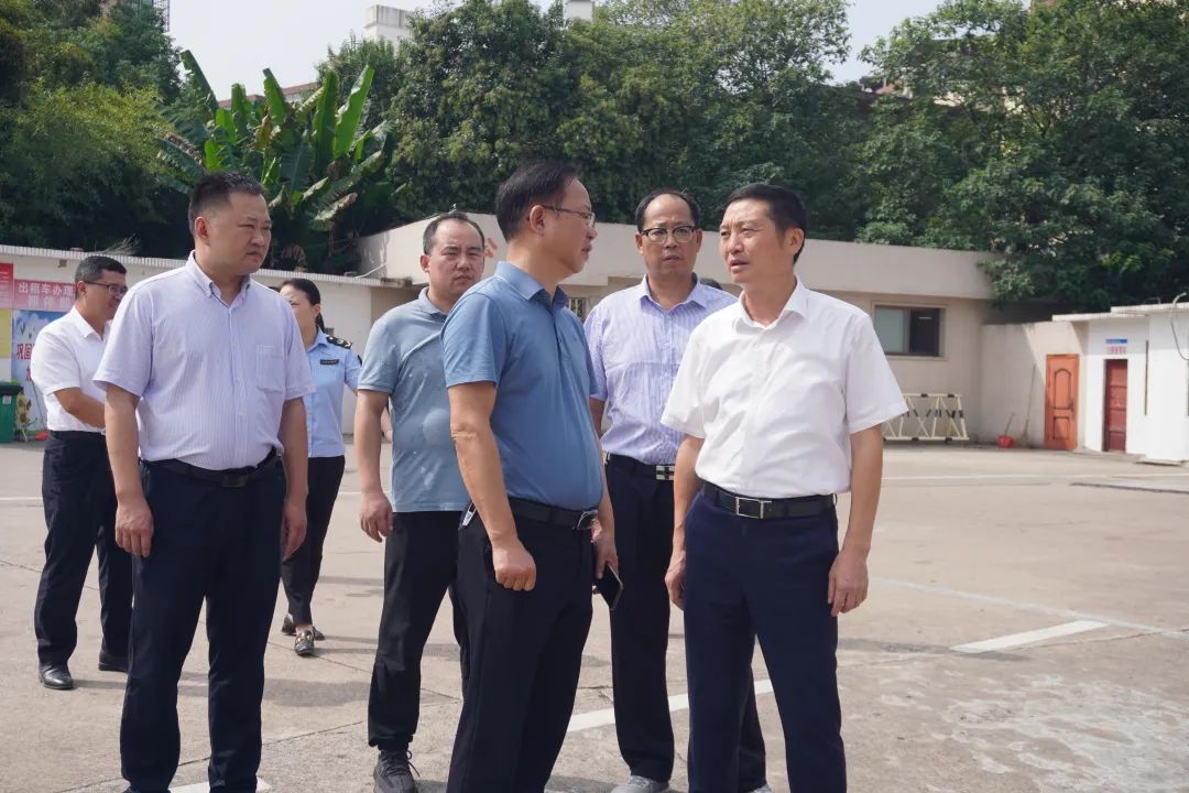 撫州長運 江志堅一行督導(dǎo)撫州長運“中秋、國慶”節(jié)前安全生產(chǎn)工作