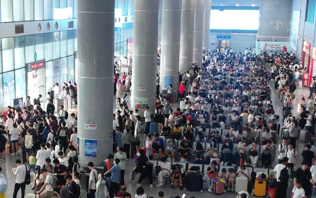 江西長運(yùn)圓滿完成雙節(jié)期間旅客運(yùn)輸任務(wù)