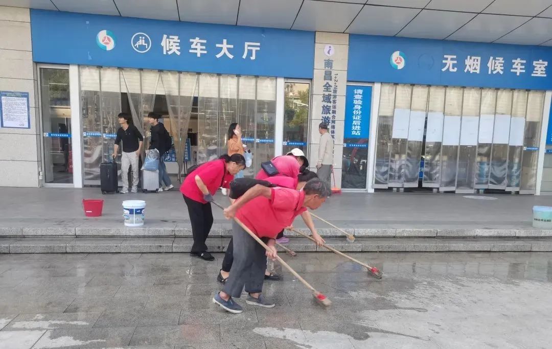 都市城際公交 積極維護(hù)站容站貌 確?！皠?chuàng)文鞏衛(wèi)”工作務(wù)實(shí)推進(jìn)