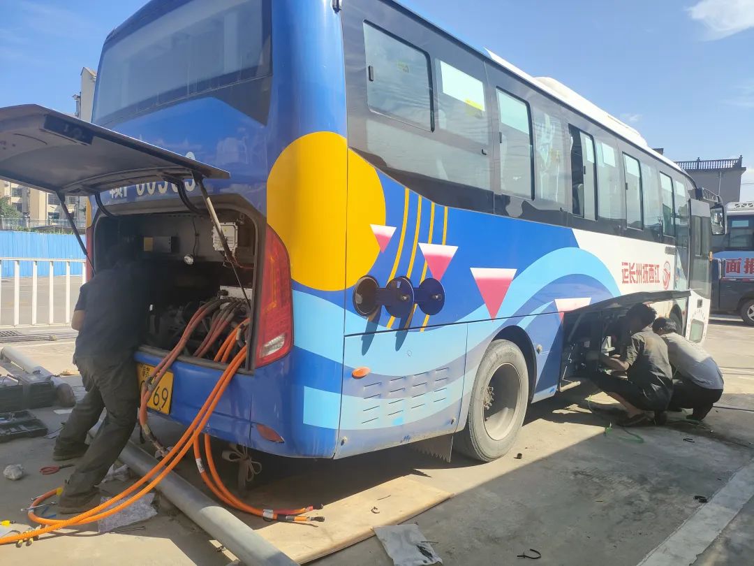 撫州長(zhǎng)運(yùn):金溪分公司開(kāi)展新能源車(chē)電池專(zhuān)業(yè)檢測(cè)工作