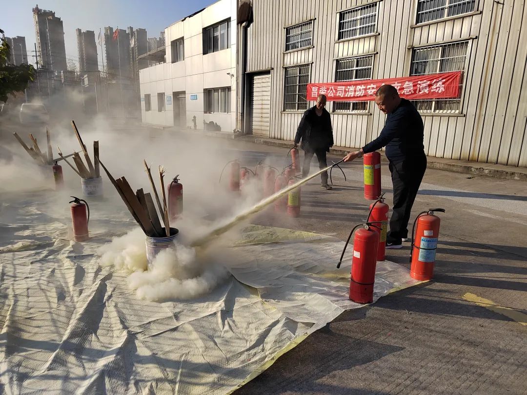萍鄉(xiāng)長運:開展消防宣傳月應(yīng)急疏散演練