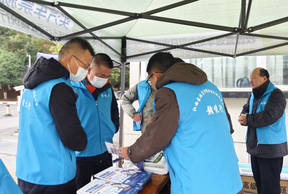 新余長運(yùn) 公司領(lǐng)導(dǎo)督導(dǎo)校園直通車推廣活動(dòng)