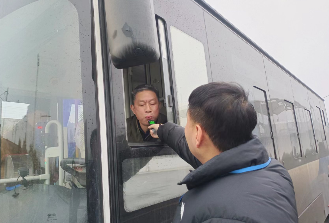 馬鞍山長客:深入一線 上路開展安全檢查