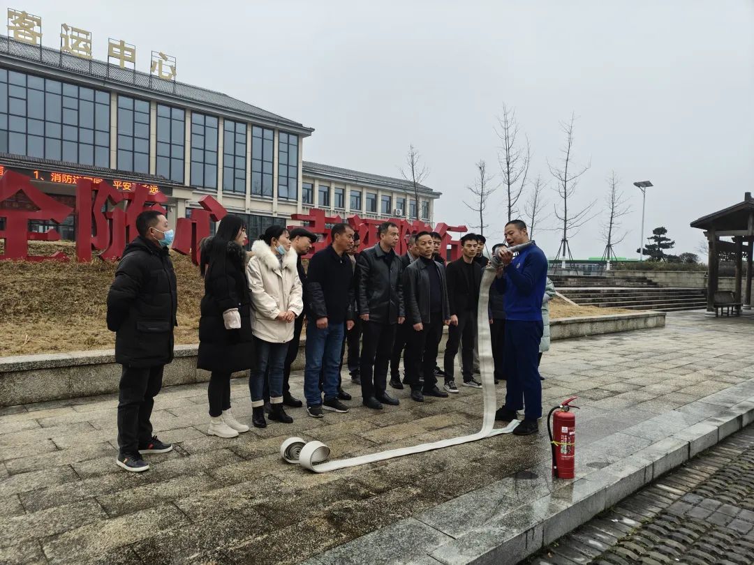 撫州長(zhǎng)運(yùn):崇仁分公司開(kāi)展消防知識(shí)及應(yīng)急演練培訓(xùn)