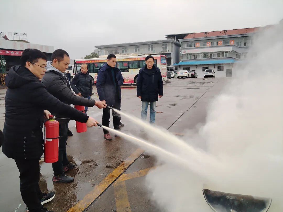 新余公交:召開消防安全及安全普法警示會