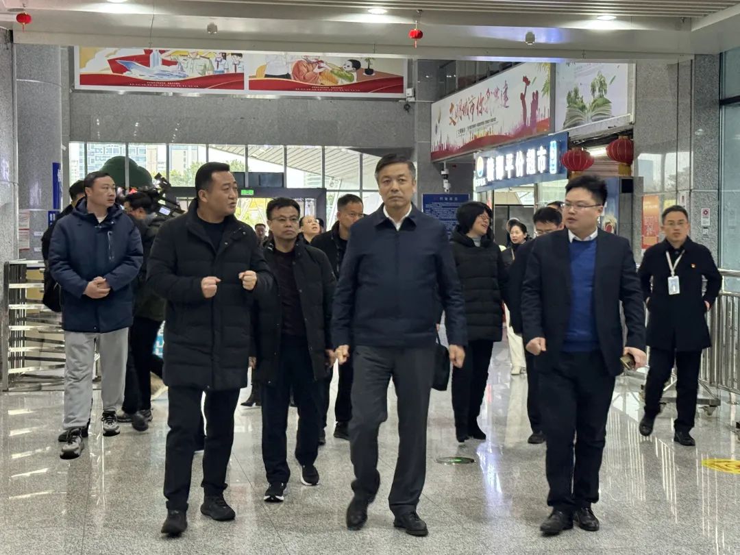 任珠峰一行檢查南昌長(zhǎng)途汽車(chē)西站春運(yùn)保障工作 王曉陪同