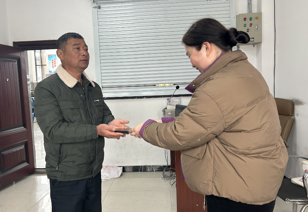 鄱陽(yáng)長(zhǎng)運(yùn):車站廣播聲聲尋 失而復(fù)得暖人心