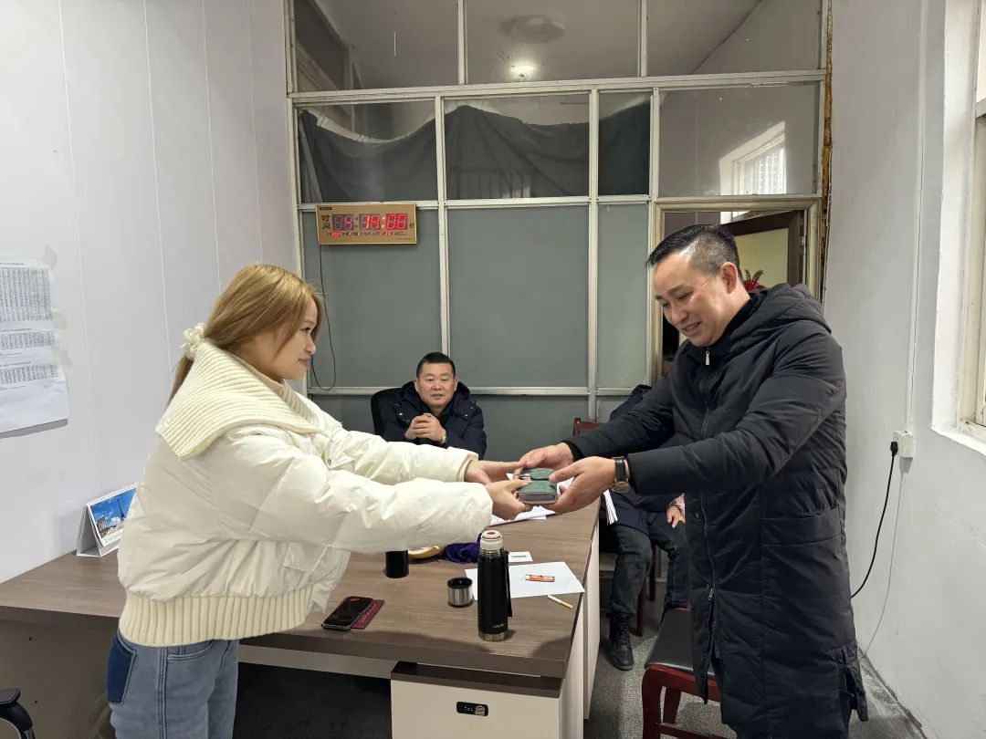 上饒汽運:駕駛員拾金不昧 正能量情暖人心