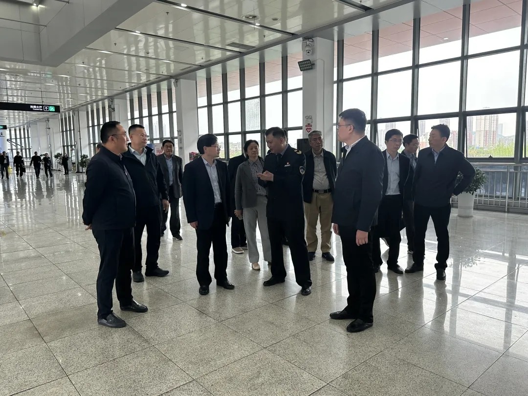 馬鞍山長(zhǎng)客：國(guó)家疾控局調(diào)研組到馬鞍山汽車(chē)客運(yùn)站開(kāi)展公共場(chǎng)所衛(wèi)生管理?xiàng)l例修訂政策調(diào)研工作