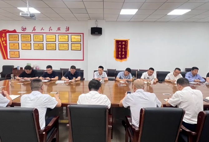 黃俊、占梁一行到鄱陽長運(yùn)檢查指導(dǎo)工作