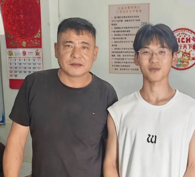 都市城際公交:開(kāi)學(xué)之初 新生小張收到了最美的“禮物”