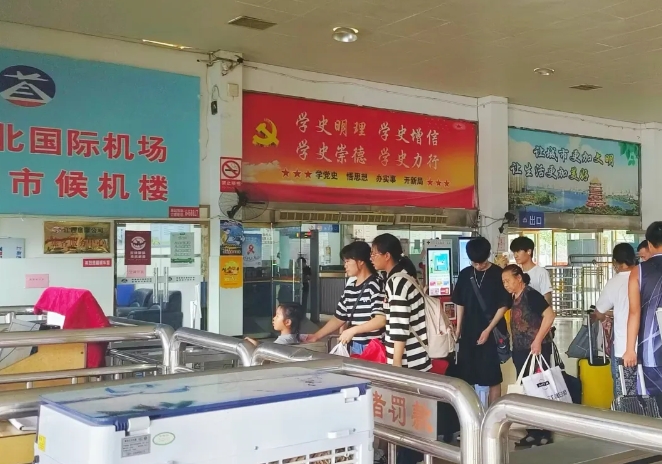 鷹潭長(zhǎng)運(yùn):?強(qiáng)化運(yùn)輸服務(wù)保障 護(hù)航國慶出行安全