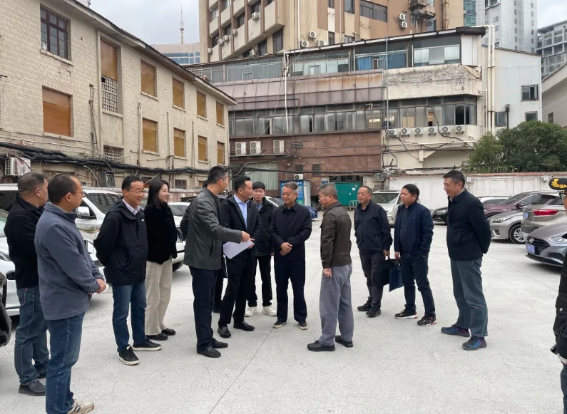 今日快報 || 杜小華督導長鴻物業(yè)安全生產(chǎn)重點工作 王曉、胡勁松陪同