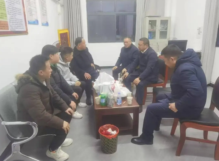 鷹潭公司 歲末寒夜暖情長(zhǎng)  慰問堅(jiān)守綻光芒