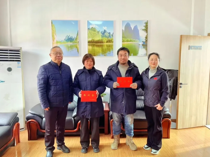 上饒汽運(yùn)：省交通工會領(lǐng)導(dǎo)走訪慰問上饒汽運(yùn)困難職工